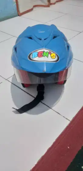 Helm anak BEN'S