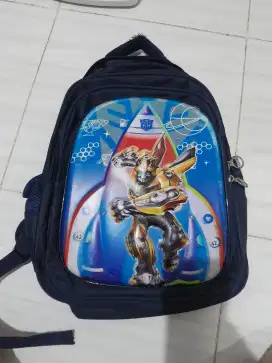 Tas sekolah anak ada lampunya di gambar