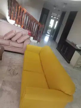 Melayani servis sofa panggilan