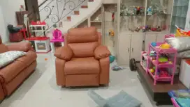 Melayani servis sofa panggilan