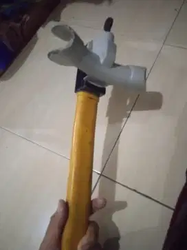 Kunci stang mobil bekas pakai
