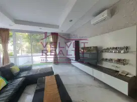 Di jual Town House Springhill ada LIFT.  Rumah TerSULTAN di Kemayoran