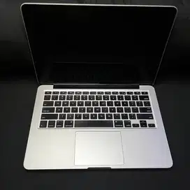 Macbook Pro 2015 8/256GB Silver Very Good Condition