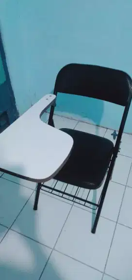 Kursi lipat meja