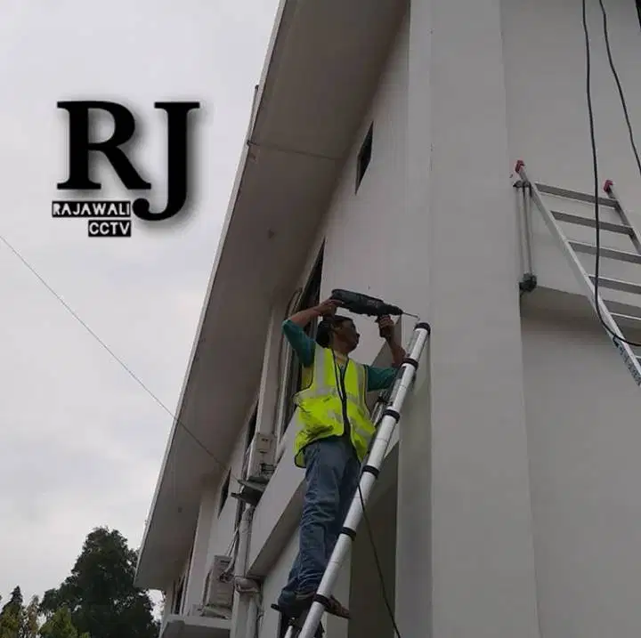 Paket CCTV 8 Kamera Ekonomis FullHD Lengkap + Pasang & Online HP