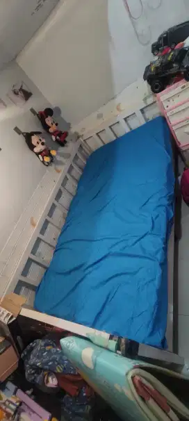Ranjang kayu anak yg bawah free kasur