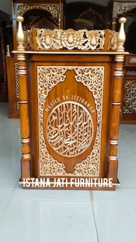 Mimbar masjid podium ukiran