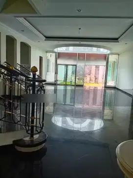 Rumah Menteng Jalan Bondowoso lt 640m