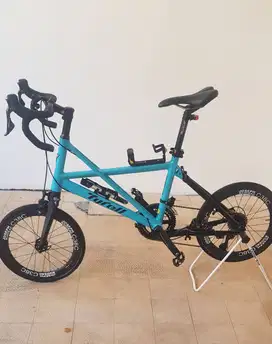 Tyrell FSX biru tosca (folding second)