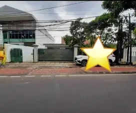 Rumah Luas Di kebayoran Baru Jakarta Selatan