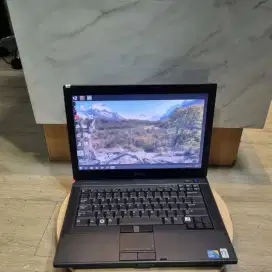 Laptop 1jtan Intel core i5dengan layar14  bergaransi 1 tahun