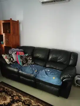 Di jual cepat Sofa tiga dudukan