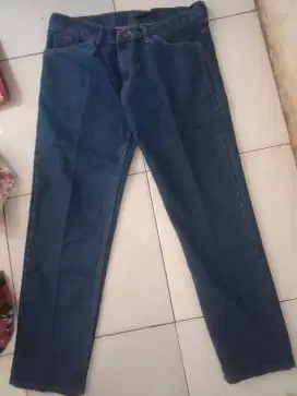Jual jeans UK 34 lok Ciseeng 100nego bensin aja