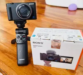 SONY ZV-1 dan Tongkatnya juga GP-VPT