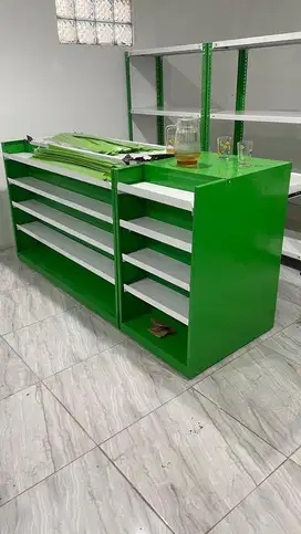 Meja kasir lurus minimarket
