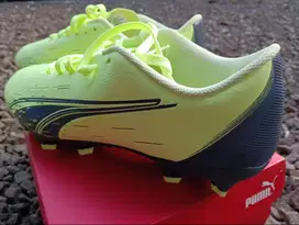 Sepatu Bola Puma (Asli)