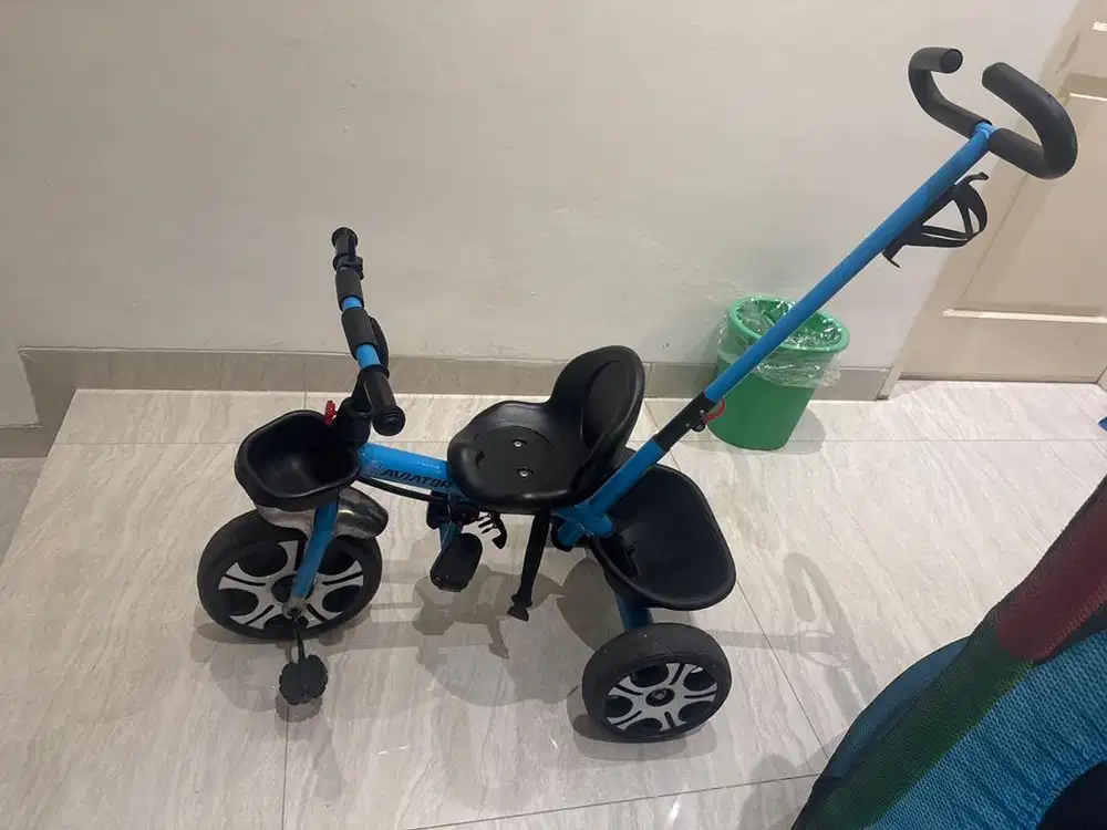 Sepeda roda 3 dorong anak