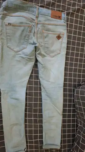 celana jeans slimfit size L