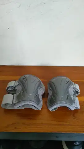 Pelindung Lutut Deker Skateboard Inline Skate Protector Set