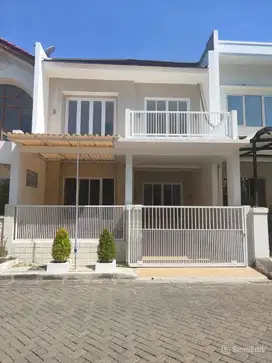 Dijual Rumah Semi Furnish Pakuwon City Taman Mutiara Siap Huni 2 LT
