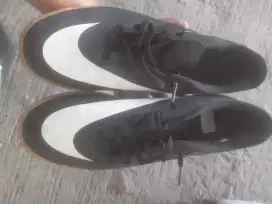 Sepatu Futsal NIKE Bravata ii