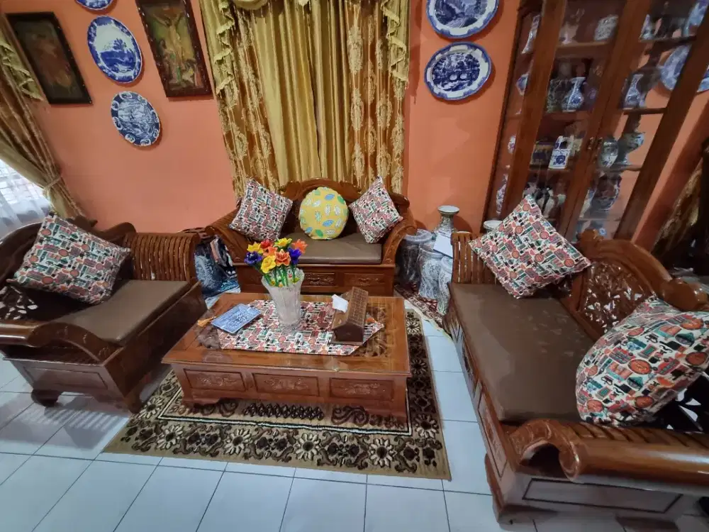Kursi dan meja tamu jati