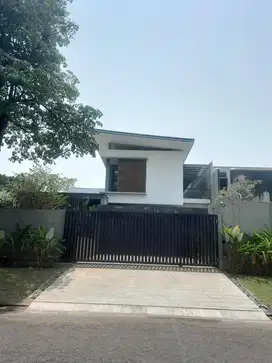 Rumah premium with private pool di gading serpong