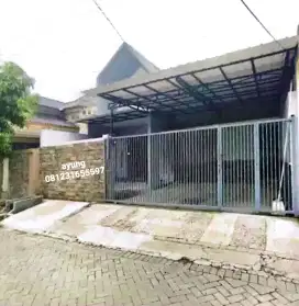 Rmh 1Lt Minimalis kosngan dkt PTC di Puri Lidah Kulon Indah Surabaya.