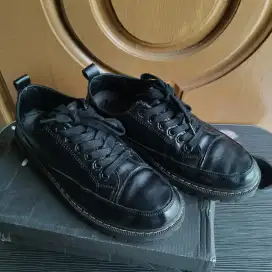 Sepatu Loafers Hitam Tali
