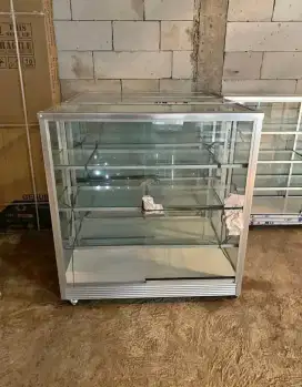 Etalase toko baru
