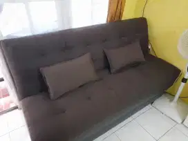 Sofa bed msh baru jarang diduduki