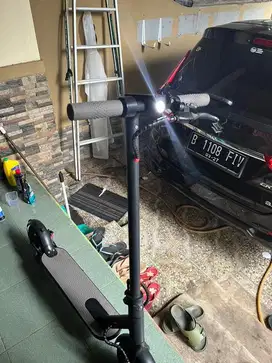 Scooter listrik E-Scooter