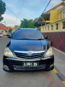 Innova G Luxury Matic Bensin 2010 Hitam