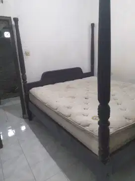 Dipan kayu jati mewah