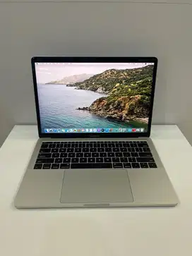 MacBook Pro 2017 8/128 13inch Silver