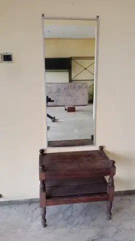 Kaca rias kamar pas