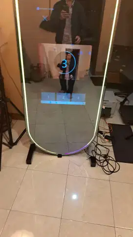 Mirror sefi booth