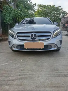 Mercedes benz GLA200