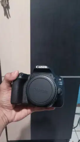 Di Jual Camera Canon EOS 200D with Lensa Kit 18-55mm