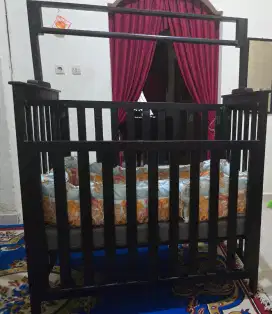 Box bayi bahan jati asli no minus seperti baru
