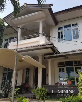 RUMAH MEWAH LOKASI PREMIUM TB. SIMATUPANG