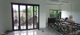 Kusen dan pintu alumunium