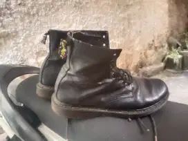 jual sepatu dr marten
