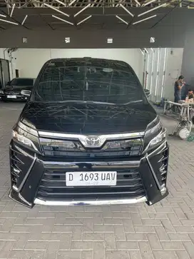 TOYOTA VOXY 2019 HITAM AUTHOMATIC