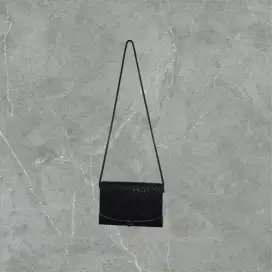 Tas selempang wanita hitam mantulita