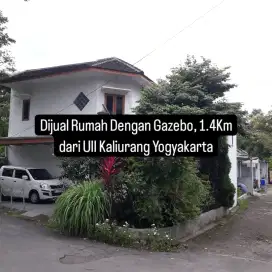 Rumah Tingkat Mungil dengan Gazebo di Kaliurang, Adem Luar Dalam