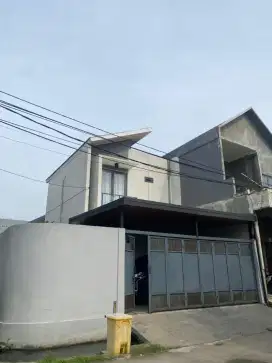 Di jual Rumah Elite di Graha Raflesia