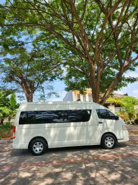 [Gress Mobil Kutisari]Hiace Commuter Diesel 2.5 Manual Tahun 2020