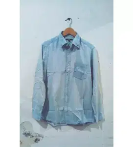 uniqlo ls denim shirt - size M