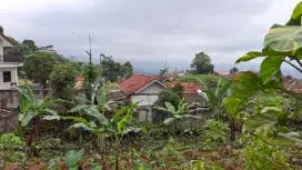 Villa kebunkayu siap huni sangat strategis view gunung salak Endah